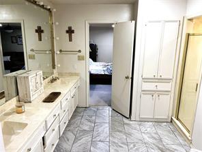 203 Jane Street - Photo 16