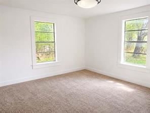 125 W Crawford Street - Photo 2