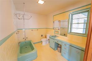 514 W Walker Street - Photo 10