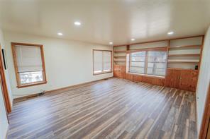 514 W Walker Street - Photo 4