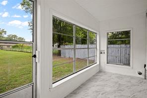 207 W 3rd Street - Photo 15