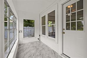 207 W 3rd Street - Photo 16
