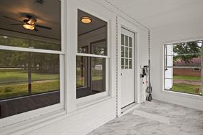 207 W 3rd Street - Photo 17