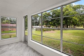 207 W 3rd Street - Photo 18