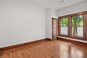 207 W 3rd Street - Photo 19
