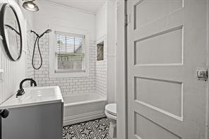 207 W 3rd Street - Photo 21