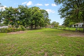 207 W 3rd Street - Photo 24