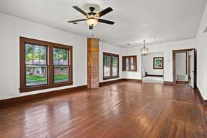 207 W 3rd Street - Photo 3