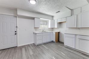 12900 Quail Drive - Photo 2