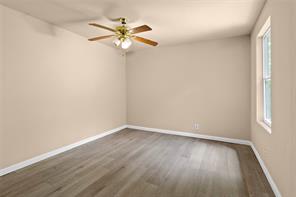 708 E COMMERCE - Photo 11