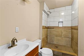 708 E COMMERCE - Photo 12