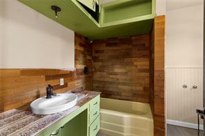 708 E COMMERCE - Photo 15