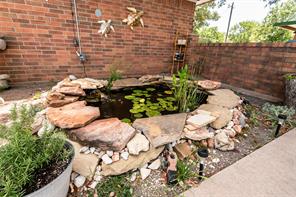 517 E Locust Street - Photo 31