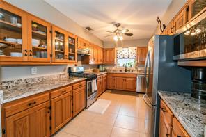 517 E Locust Street - Photo 5