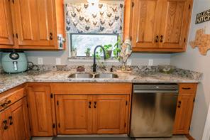 517 E Locust Street - Photo 8