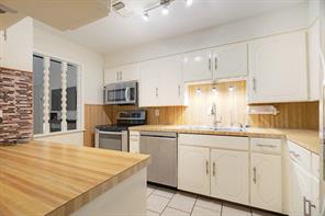 602 S Hall Street - Photo 8