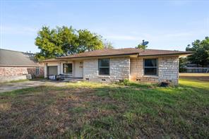 807 E Tyler Street - Photo 2