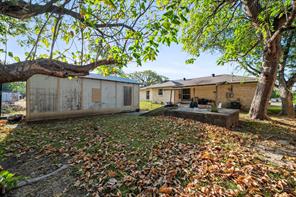 807 E Tyler Street - Photo 25