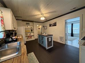 209 S Canton Street - Photo 7