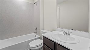 219 Yates Street - Photo 3