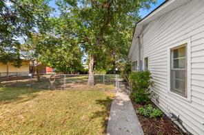 207 S Erath - Photo 23