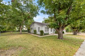 207 S Erath - Photo 4