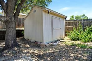 1105 Doreen Street - Photo 27