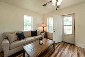 801 N Avenue A - Photo 4