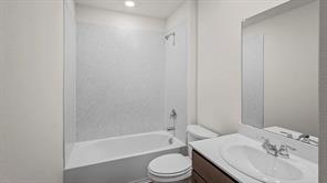 185 Brooks Street - Photo 3
