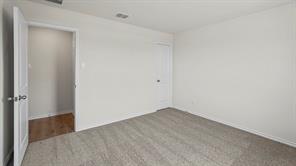 185 Brooks Street - Photo 6