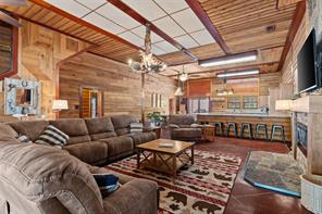 7272 County Road 3516 - Photo 13