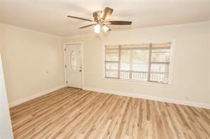 105 Benton Street - Photo 10