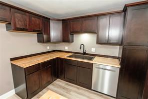 105 Benton Street - Photo 4