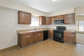 8913 Wilbur Street - Photo 10