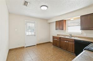 8913 Wilbur Street - Photo 9