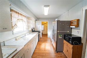 1208 W Walker Street - Photo 8