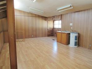 413 S Avenue G - Photo 17