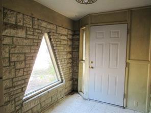 413 S Avenue G - Photo 2