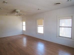 413 S Avenue G - Photo 3