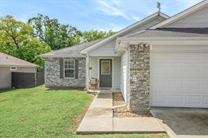 541 Foster - Photo 2