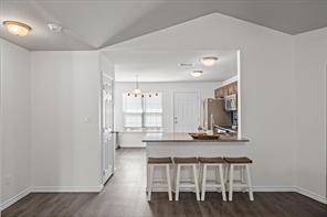 541 Foster - Photo 5