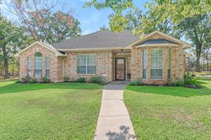 2 Bentwood Circle