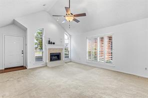 2031 Greenview Drive - Photo 3
