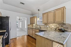 2031 Greenview Drive - Photo 7