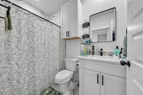 218 Locust Street S - Photo 17
