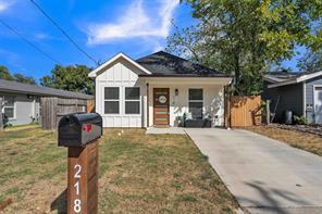 218 Locust Street S - Photo 2