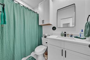 218 Locust Street S - Photo 21