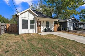 218 Locust Street S - Photo 4