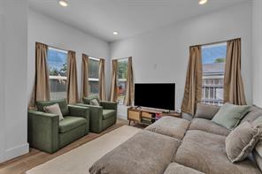 218 Locust Street S - Photo 6
