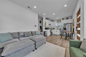 218 Locust Street S - Photo 9
